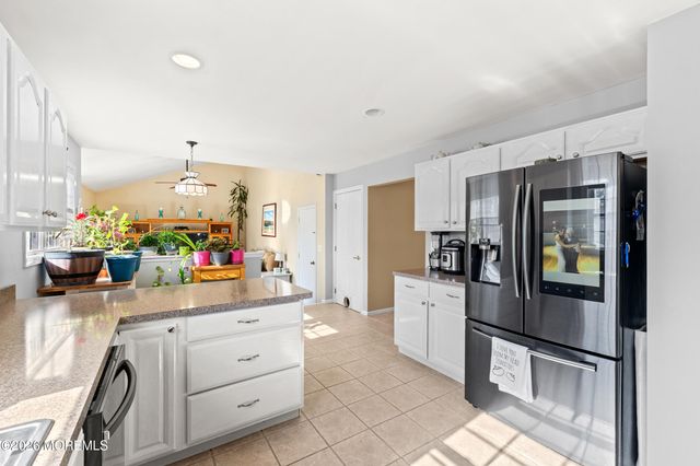 1409 Cable Avenue, Beachwood, NJ 08722