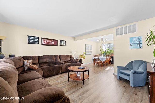 1409 Cable Avenue, Beachwood, NJ 08722