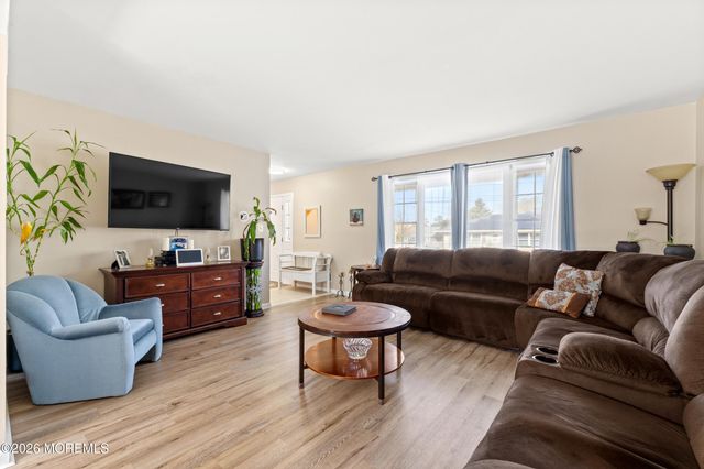 1409 Cable Avenue, Beachwood, NJ 08722