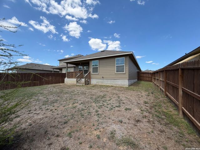 4042 BAY LEAF LOOP, Von Ormy, TX 78073