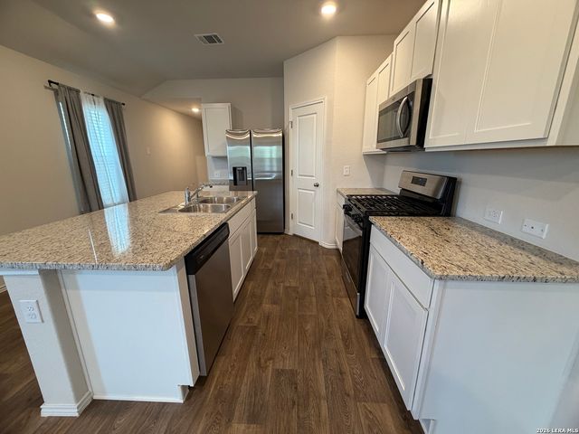 4042 BAY LEAF LOOP, Von Ormy, TX 78073