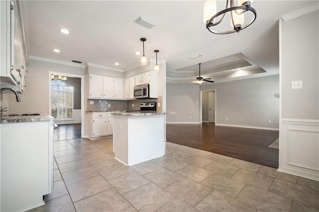 2750 Oakridge West Drive, Mobile, AL 36608