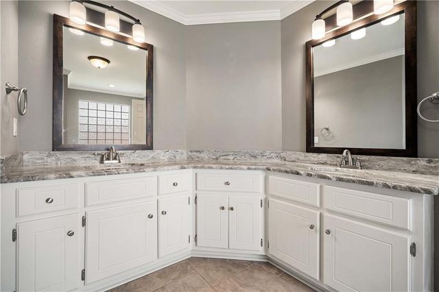 2750 Oakridge West Drive, Mobile, AL 36608