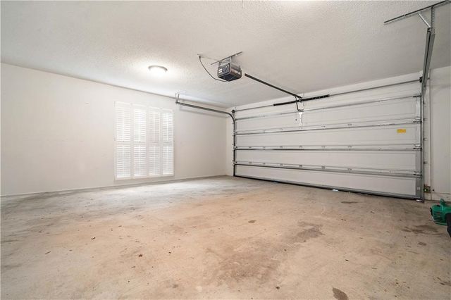 2750 Oakridge West Drive, Mobile, AL 36608