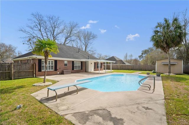 2750 Oakridge West Drive, Mobile, AL 36608