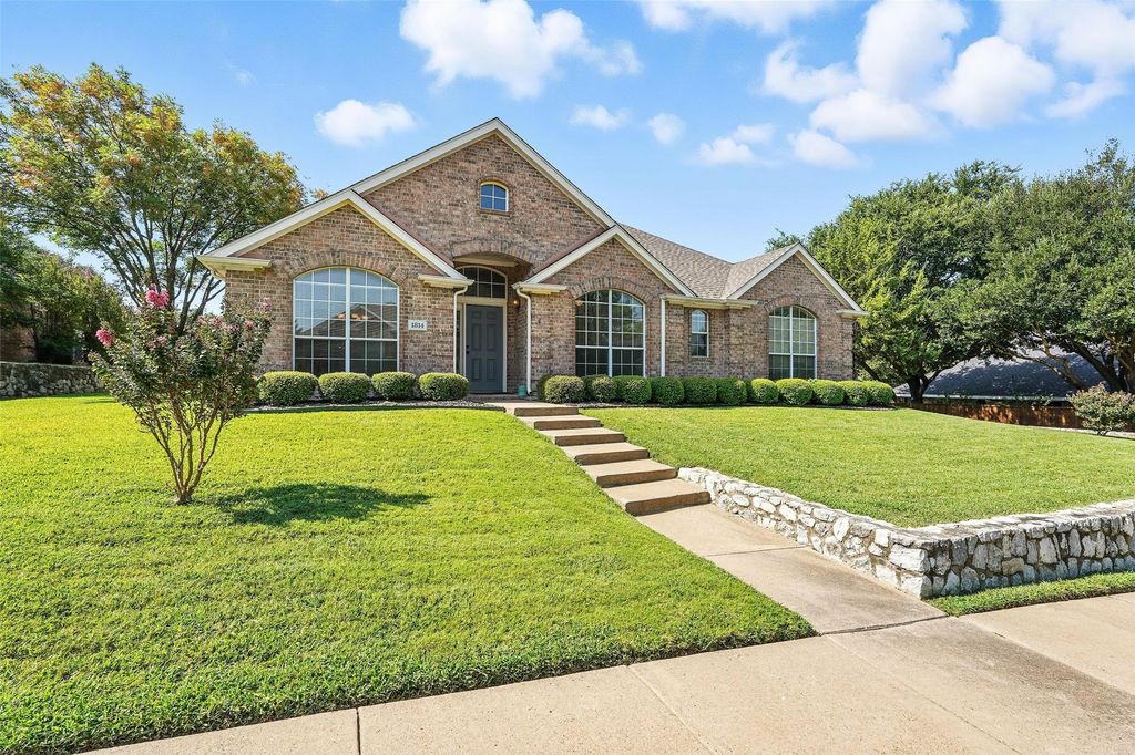 1814 Orchard Grove Drive, Rowlett, TX 75088