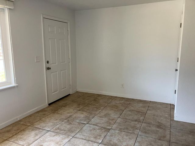 1184 Bridgeford St, Gridley, CA 95948