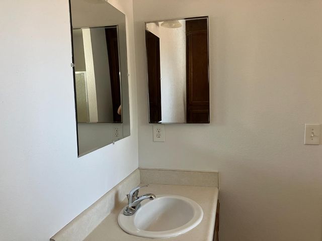 1184 Bridgeford St, Gridley, CA 95948