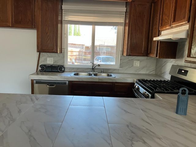 1184 Bridgeford St, Gridley, CA 95948