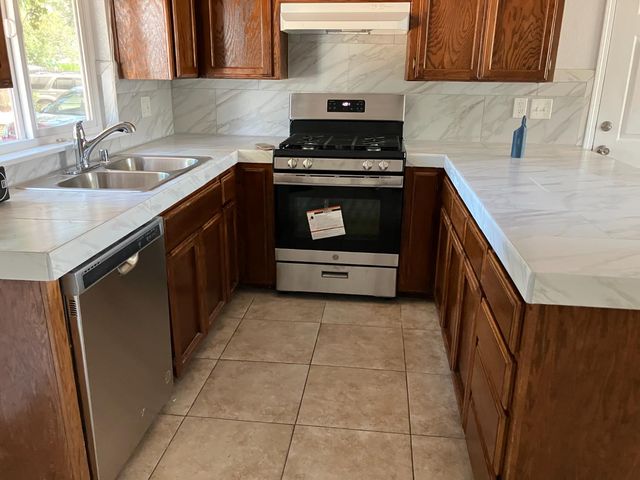 1184 Bridgeford St, Gridley, CA 95948