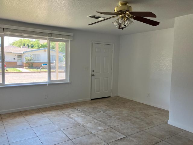 1184 Bridgeford St, Gridley, CA 95948