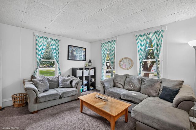 621 Iowa Street, Cedar Falls, IA 50613