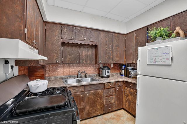 621 Iowa Street, Cedar Falls, IA 50613