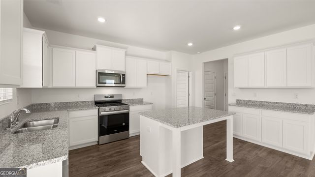 55 Weymouth Drive, Locust Grove, GA 30248