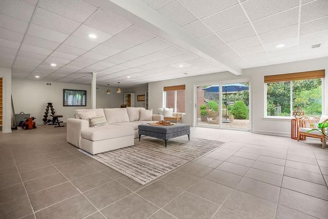 12325 Mission Road, Leawood, KS 66209