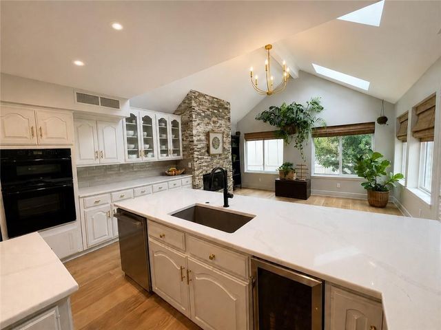 12325 Mission Road, Leawood, KS 66209
