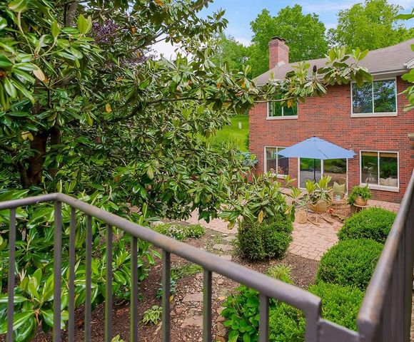 12325 Mission Road, Leawood, KS 66209
