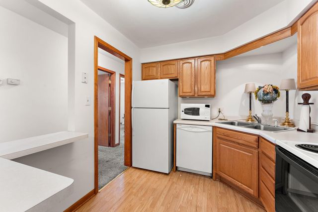 1725 Homan Drive 305, Schererville, IN 46375