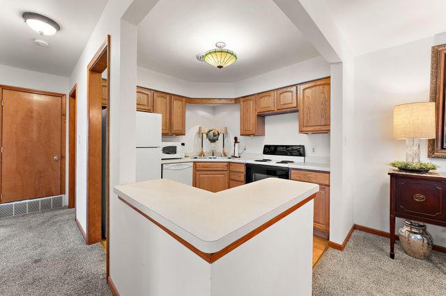 1725 Homan Drive 305, Schererville, IN 46375