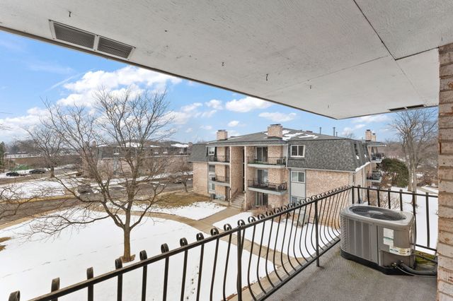 1725 Homan Drive 305, Schererville, IN 46375