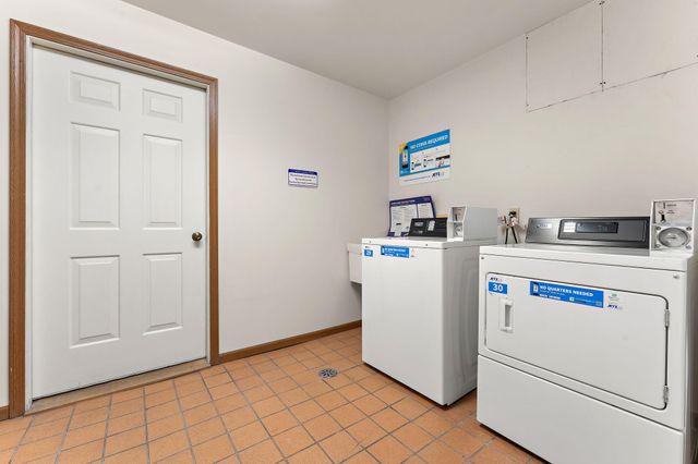 1725 Homan Drive 305, Schererville, IN 46375