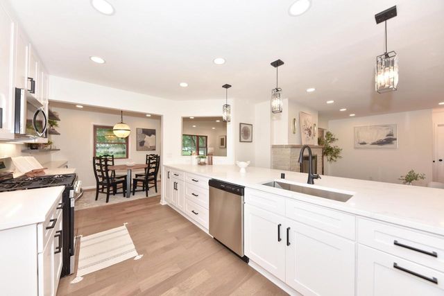 5565 S Monaco PLACE, Hales Corners, WI 53130