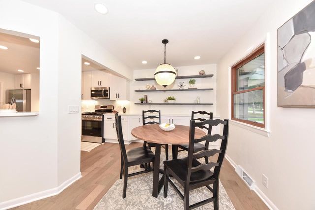 5565 S Monaco PLACE, Hales Corners, WI 53130