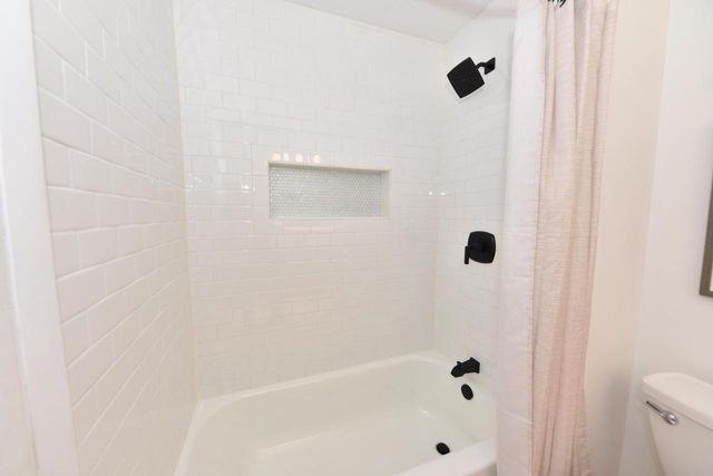 5565 S Monaco PLACE, Hales Corners, WI 53130