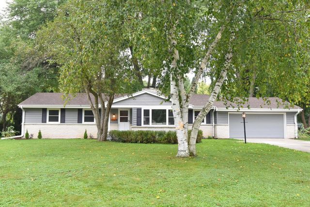 5565 S Monaco PLACE, Hales Corners, WI 53130