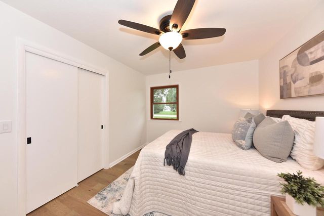 5565 S Monaco PLACE, Hales Corners, WI 53130