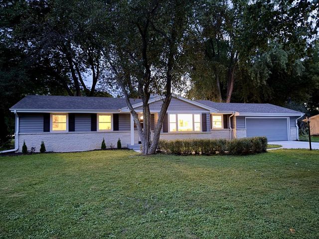 5565 S Monaco PLACE, Hales Corners, WI 53130