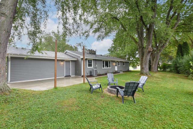 5565 S Monaco PLACE, Hales Corners, WI 53130