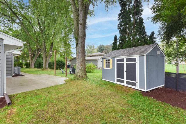 5565 S Monaco PLACE, Hales Corners, WI 53130
