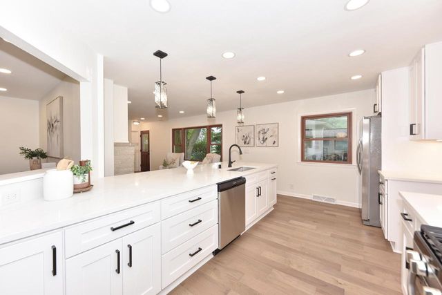5565 S Monaco PLACE, Hales Corners, WI 53130