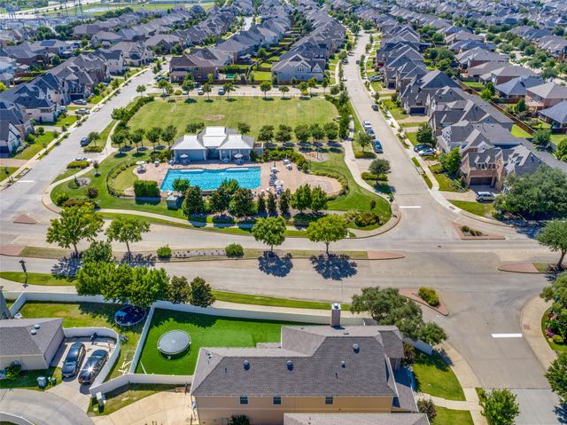 1000 Marietta Lane, Aubrey, TX 76227