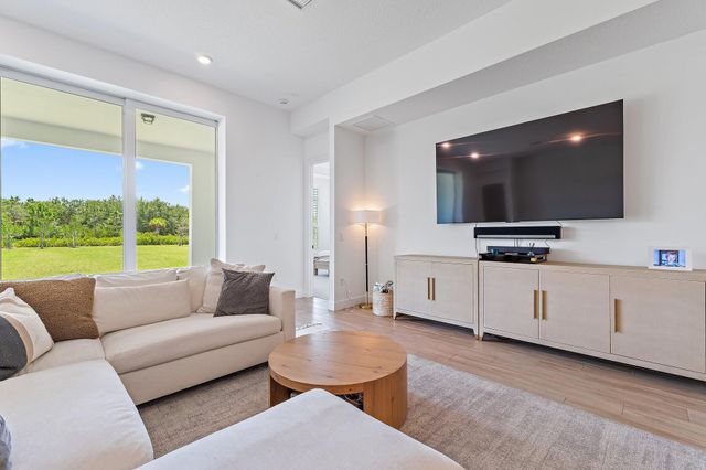 20161 SE Bridgewater Drive, Jupiter, FL 33458