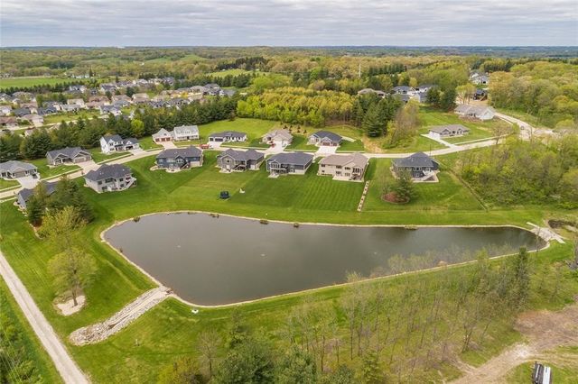 3123 Timber Ridge Court, Hiawatha, IA 52233