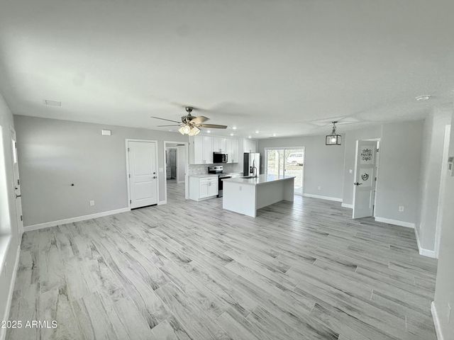 20134 E Lakeside Road, Mayer, AZ 86333