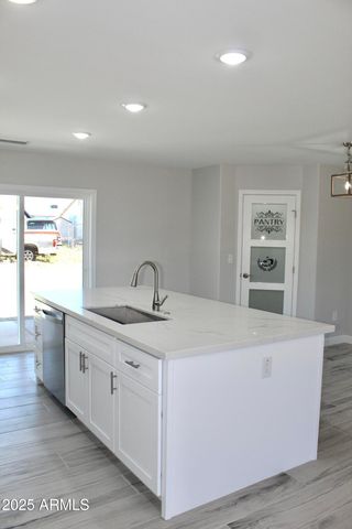 20134 E Lakeside Road, Mayer, AZ 86333