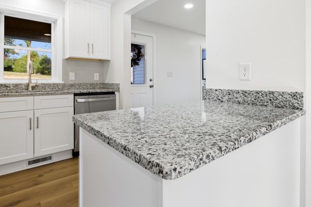 1140 FARMVIEW RD, Luray, VA 22835