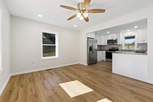 1140 FARMVIEW RD, Luray, VA 22835