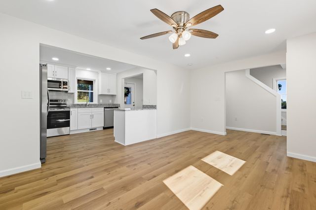 1140 FARMVIEW RD, Luray, VA 22835