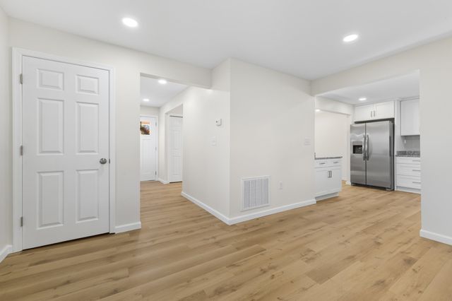 1140 FARMVIEW RD, Luray, VA 22835