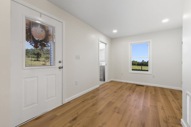 1140 FARMVIEW RD, Luray, VA 22835