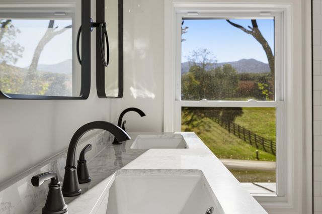 1140 FARMVIEW RD, Luray, VA 22835