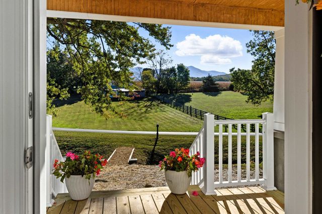 1140 FARMVIEW RD, Luray, VA 22835
