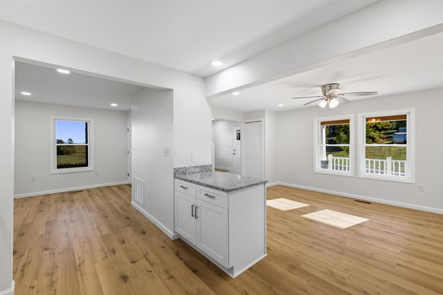 1140 FARMVIEW RD, Luray, VA 22835