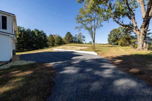 1140 FARMVIEW RD, Luray, VA 22835