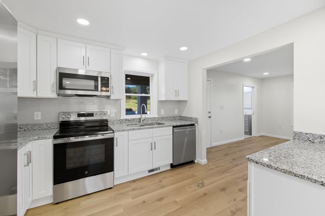 1140 FARMVIEW RD, Luray, VA 22835