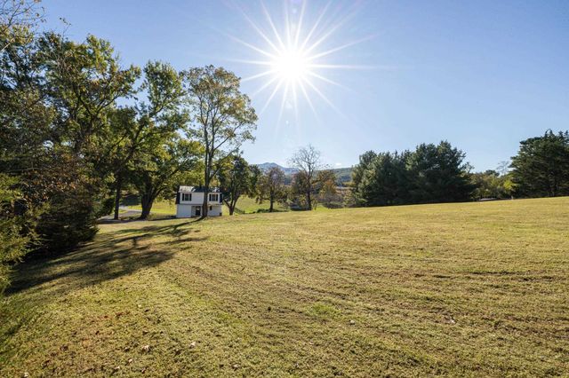 1140 FARMVIEW RD, Luray, VA 22835